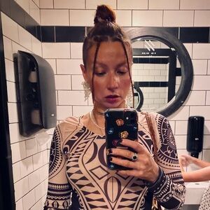 Meet your Posher, Alfia